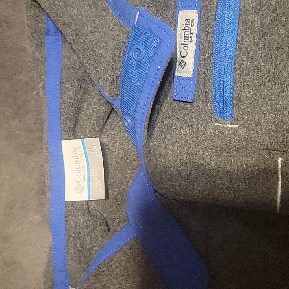 Columbia Pullover - Picture 2 of 5